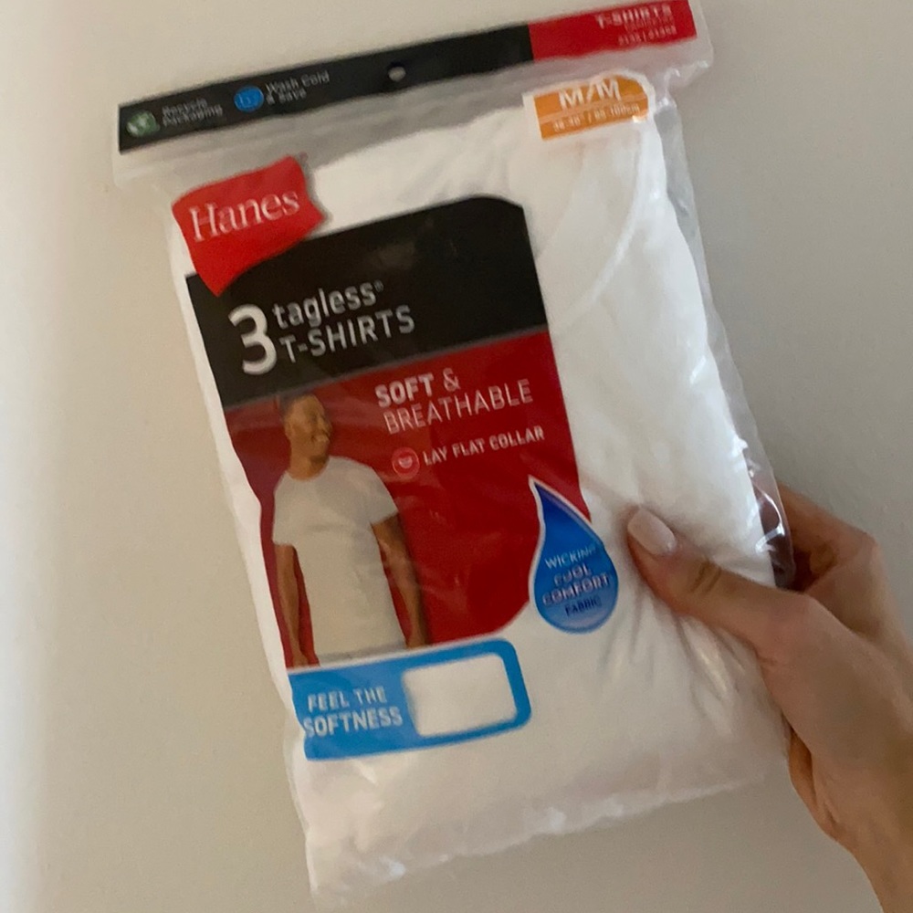 BRAND NEW Hanes Tagless T-Shirts Size Medium